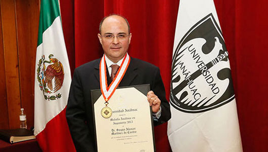 Medalla Anáhuac 2015 en Ingeniería entregada al Dr. Sergio M. Alcocer Martínez de Castro.