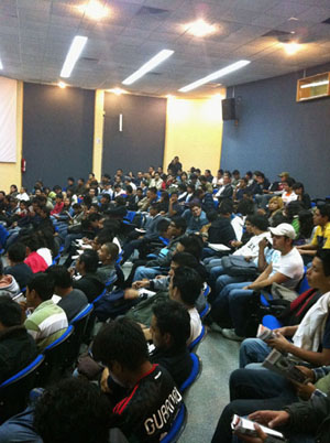 Más de 2000 estudiantes asistieron a las conferencias: "La práctica profesional de la Ingeniería".