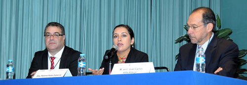 Dr. Calixto Mateos Hanel, Dra. Paloma Salas Esparza y M. en C. Juan Carlos Villa Araujo.